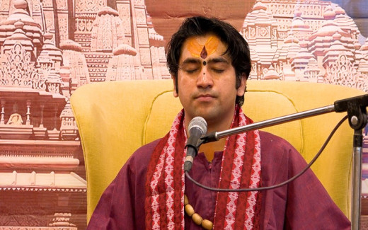 बागेश्वर बाबाले प्रधानमन्त्रीलाई भेट्दै 